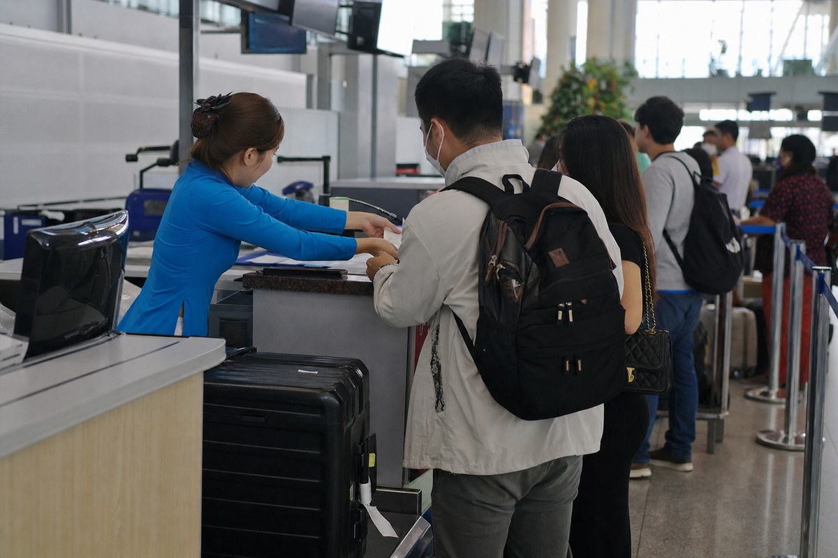 베트남 공항 체크인, 마감 15분 전까지 직원이 도와줘요
