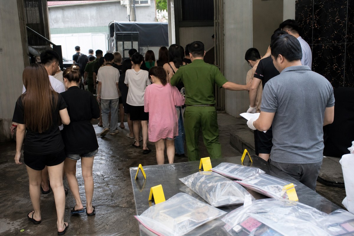 하노이 무허가 노래방 마약 파티, 50명 재판받아요
