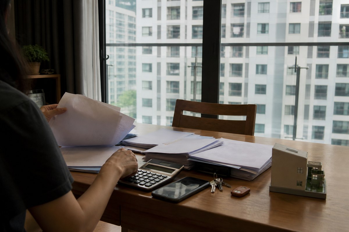 하노이 아파트 되팔기 막혔어요, 대출이자 부담 커져요
