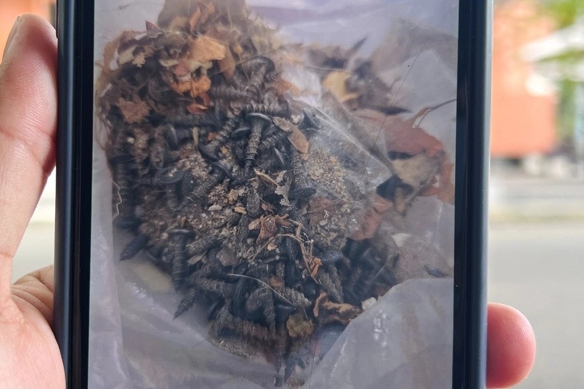 호치민 안푸18 도로에 나사못, 오토바이는 피해 가세요