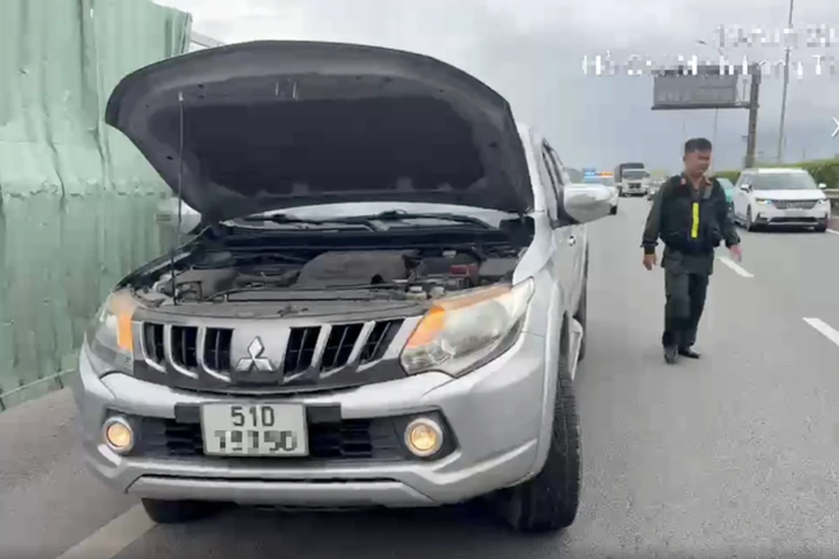 호치민 고속도로 고장 정차, 경고판 150m 안 두면 1,300만 동이에요